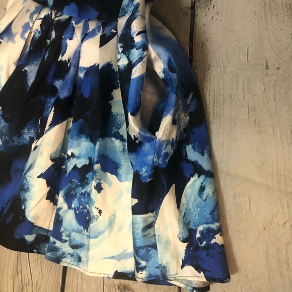 Floral Patterned Dress - Picture 3 of 12